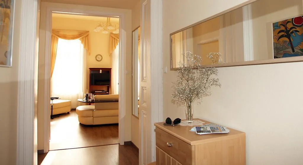 Classic Central Apartment Budapest