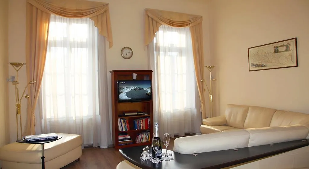 Classic Central Apartment Budapest